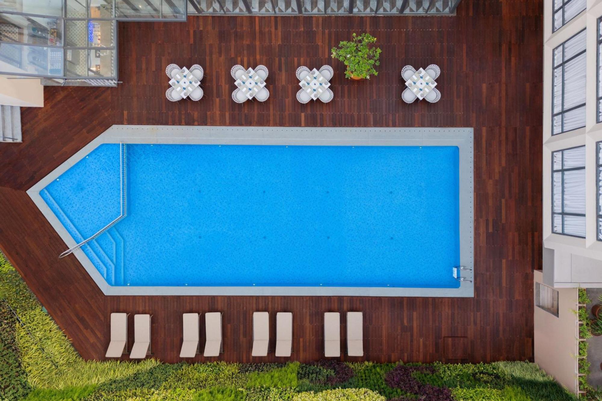 Courtyard By Marriott Goa Colva Hotel Exterior photo