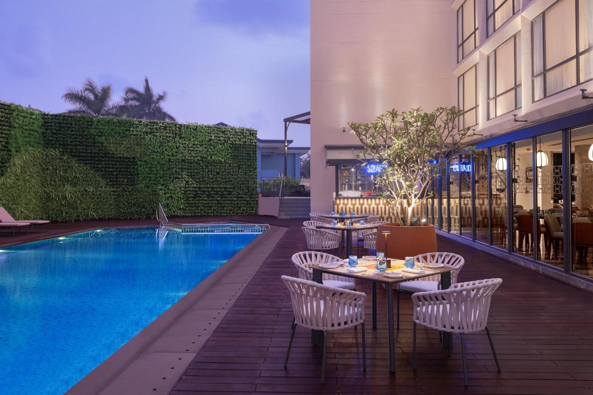 Courtyard By Marriott Goa Colva Hotel Exterior photo