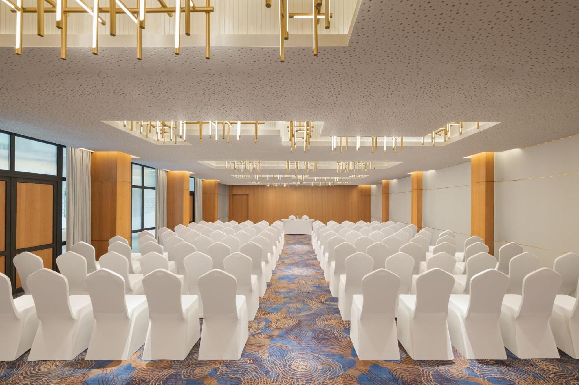 Courtyard By Marriott Goa Colva Hotel Exterior photo