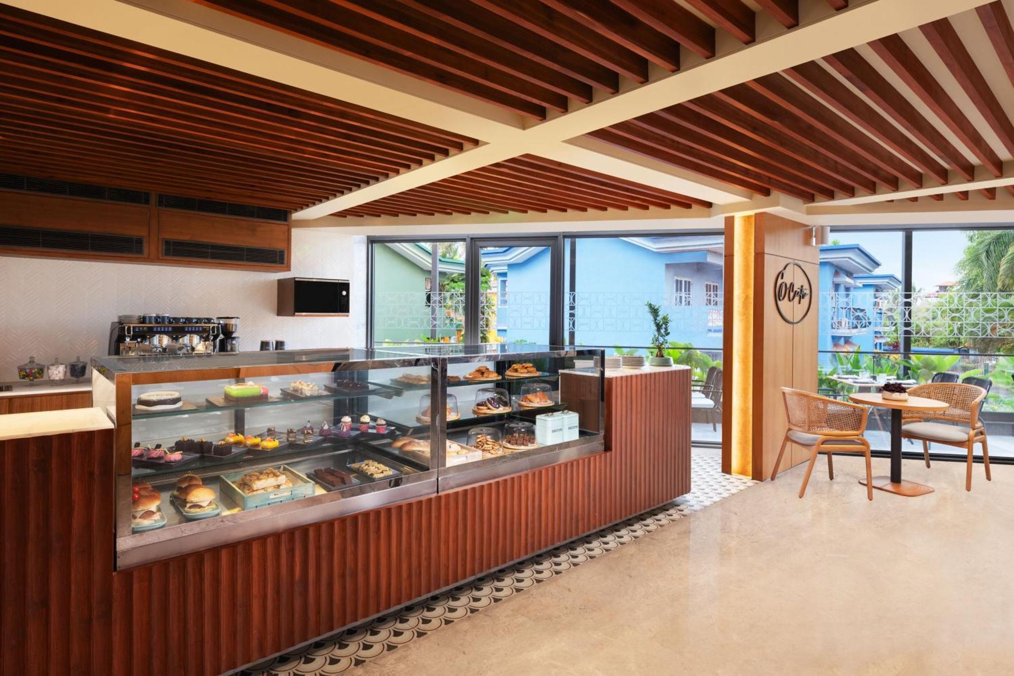 Courtyard By Marriott Goa Colva Hotel Exterior photo