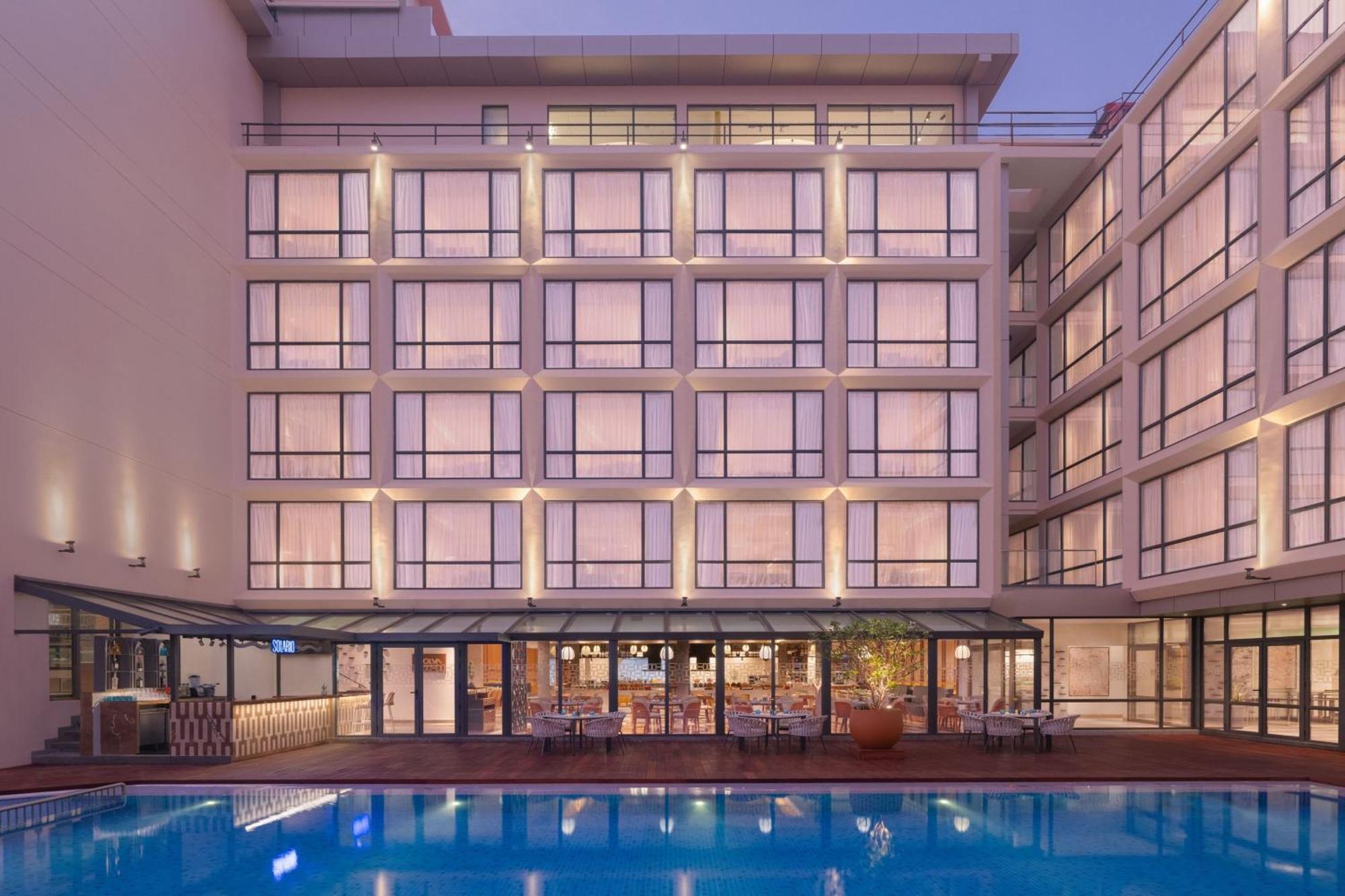 Courtyard By Marriott Goa Colva Hotel Exterior photo