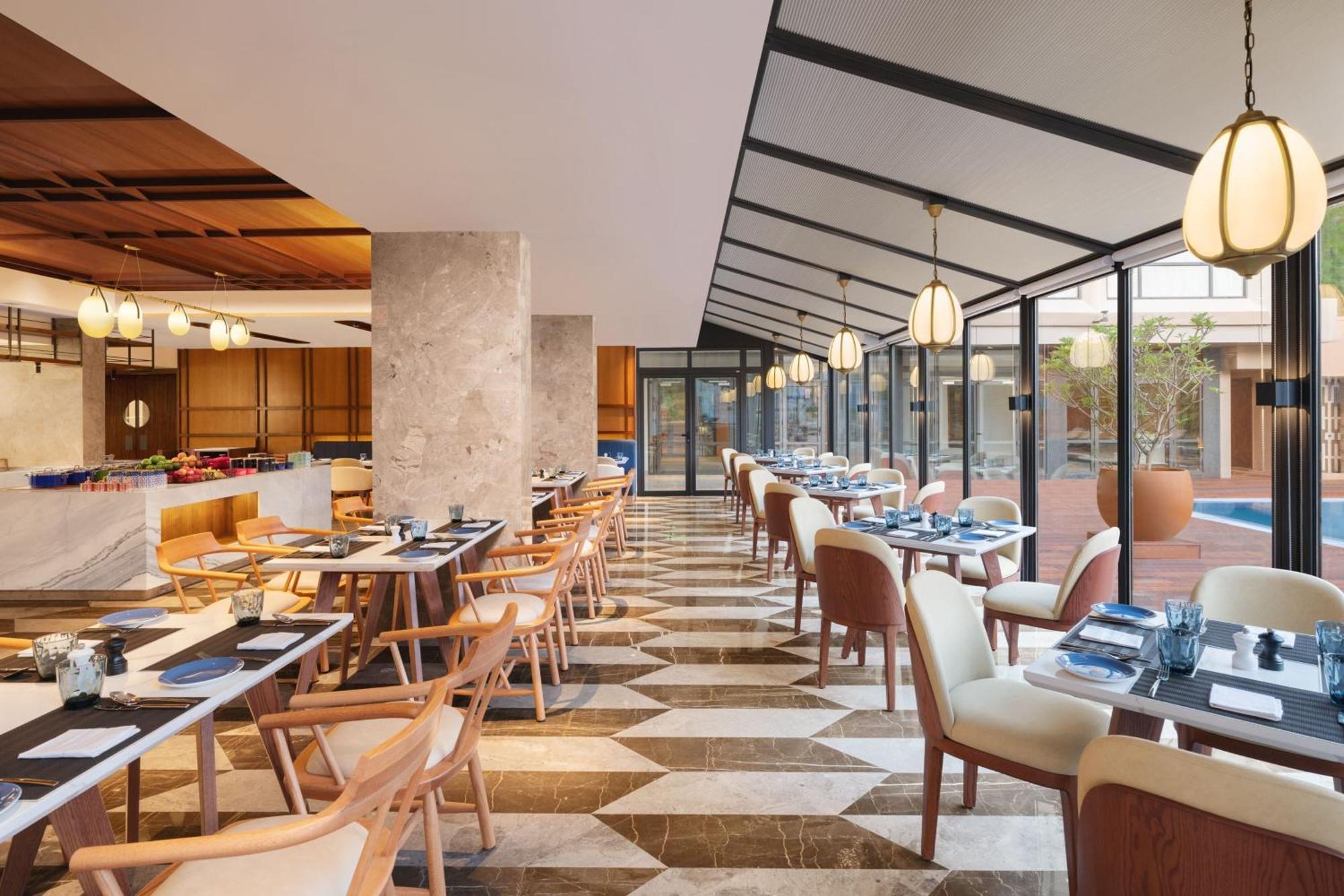 Courtyard By Marriott Goa Colva Hotel Exterior photo