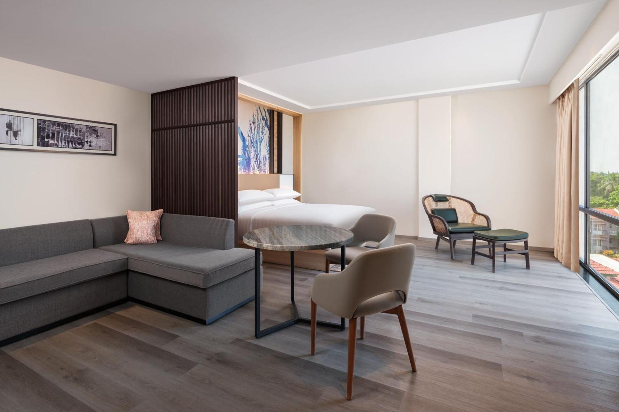 Courtyard By Marriott Goa Colva Hotel Exterior photo