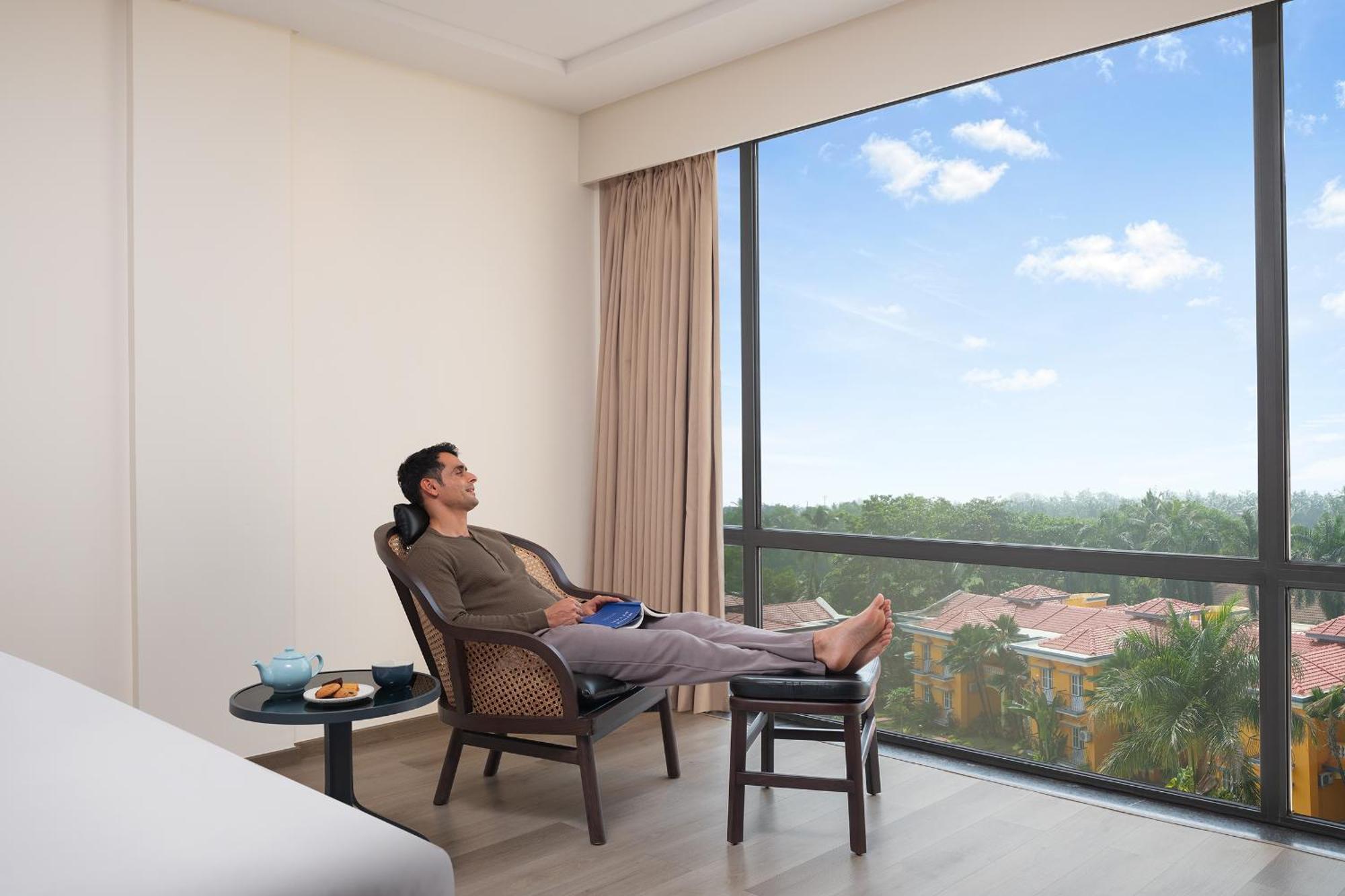 Courtyard By Marriott Goa Colva Hotel Exterior photo